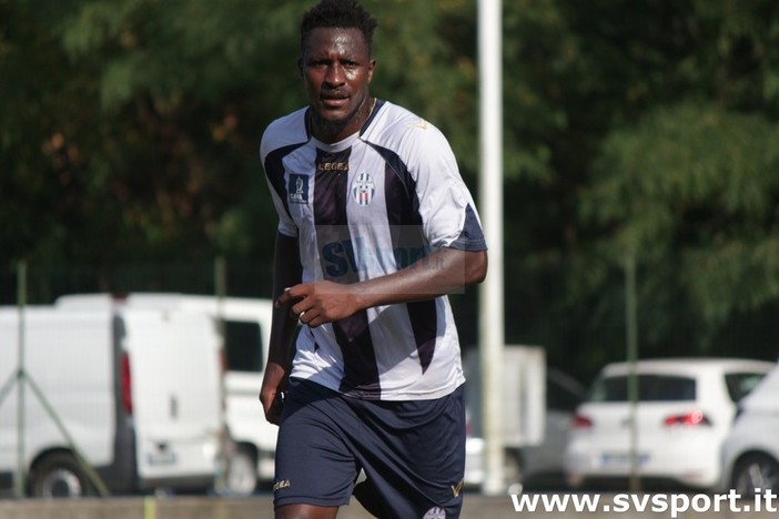 Calcio, nel Savona brilla ancora una volta bomber Alberto Gomes: "Felice per i gol realizzati fin qui, la squadra sta lavorando bene" Calcio, nel Savona brilla ancora una volta bomber Alberto Gomes: "Felice per i gol realizzati fin qui, la squadra sta lavorando bene"