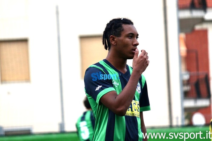 Calciomercato. Michele Latini vola in Eccellenza, il centrale passa dal Legino alla Praese Calciomercato. Michele Latini vola in Eccellenza, il centrale passa dal Legino alla Praese