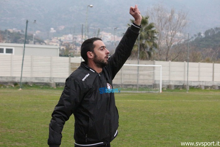 Calcio. Rattalino attende l'opportunità giusta: "A Borghetto un'annata ricca di soddisfazioni, ora cerco un club con una visione sul lungo periodo" Calcio. Rattalino attende l'opportunità giusta: "A Borghetto un'annata ricca di soddisfazioni, ora cerco un club con una visione sul lungo periodo"