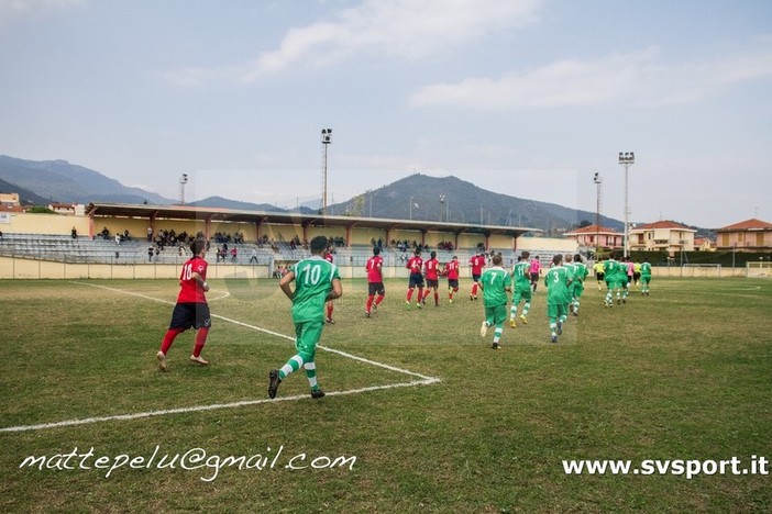 Calciomercato. Edo Siracusa spiega i motivi della permanenza di Schab alla Loanesi: "E' legatissimo all'ambiente, ha rifiutato offerte anche importanti" Calciomercato. Edo Siracusa spiega i motivi della permanenza di Schab alla Loanesi: "E' legatissimo all'ambiente, ha rifiutato offerte anche importanti"