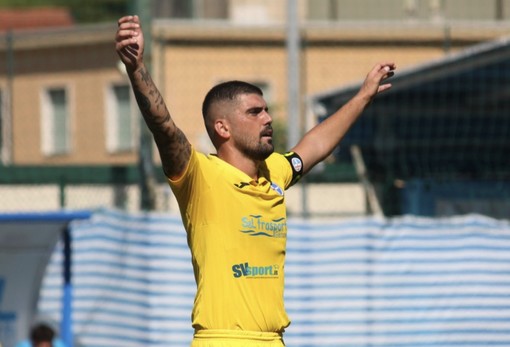 Calcio. Il Ligorna impone il primo stop al Vado, Scannapieco: "Bravi a reagire dopo l'inciampo col Gozzano, la vittoria è del presidente Saracco" (VIDEO) Calcio. Il Ligorna impone il primo stop al Vado, Scannapieco: "Bravi a reagire dopo l'inciampo col Gozzano, la vittoria è del presidente Saracco" (VIDEO)