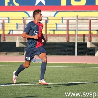 Calcio, Vado. E' ancora Di Renzo gol: "Dalle critiche dell'anno scorso la spinta per questa stagione" (VIDEO) Calcio, Vado. E' ancora Di Renzo gol: "Dalle critiche dell'anno scorso la spinta per questa stagione" (VIDEO)