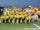 Sergio Zenari.è stato direttore sportivo della Baia, eccolo in posa in una foto di squadra Sergio Zenari.è stato direttore sportivo della Baia, eccolo in posa in una foto di squadra