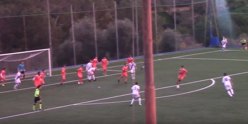 Calcio, Albenga: la bordata di Costantini vale la vittoria ad Ospedaletti (VIDEO)