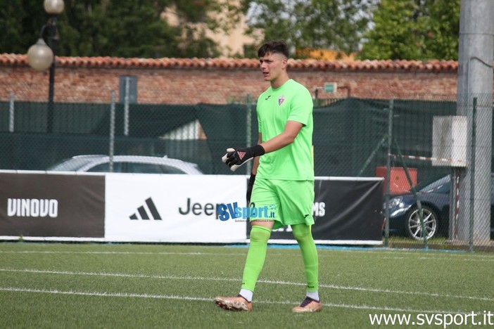 Calcio, Vado. Fresia ufficiale alla Luparense: "Perplesso dalle parole della famiglia Tarabotto". Il procuratore Bonvicini: "Gabriele ha giocato anche con 40 di febbre..." Calcio, Vado. Fresia ufficiale alla Luparense: "Perplesso dalle parole della famiglia Tarabotto". Il procuratore Bonvicini: "Gabriele ha giocato anche con 40 di febbre..."