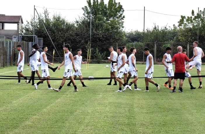 Calcio, Albenga. Virdis tra girone e mercato: "Vado, Varese e Novaromentino davanti a tutti. Rosa da completare, tre-quattro giocatori non hanno creduto alla nostra causa" Calcio, Albenga. Virdis tra girone e mercato: "Vado, Varese e Novaromentino davanti a tutti. Rosa da completare, tre-quattro giocatori non hanno creduto alla nostra causa"