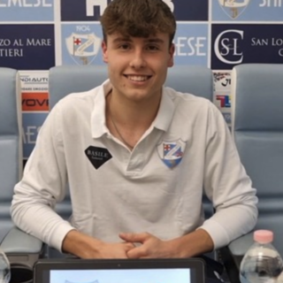 Calciomercato. Il laiguegliese Di Fino prolunga con la Sanremese: "Ultima stagione fantastica, ma guai a sentirsi arrivati"