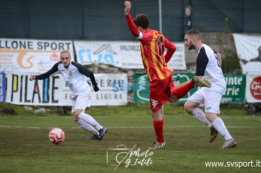 Calcio, Eccellenza: al vaglio l'ipotesi di un doppio girone da dieci squadre ciascuno Calcio, Eccellenza: al vaglio l'ipotesi di un doppio girone da dieci squadre ciascuno