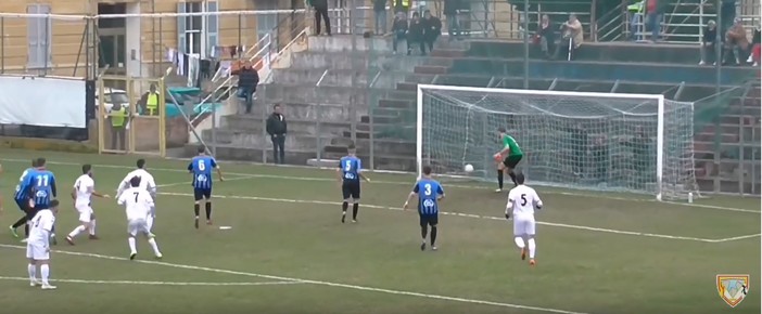 Calcio, Albenga. Non basta la punizione di Costantini, gli highlights della sconfitta contro l'Imperia (VIDEO)