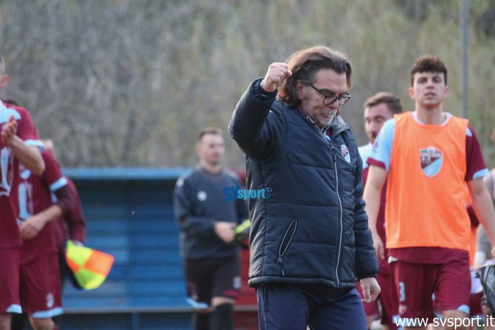 Calcio. Vadese, il tris in casa dell'Albissole tiene vivo il traguardo playoff. Monte: "Percorso stratosferico, vittoria dedicata a Xhuri e alla mia famiglia" (VIDEO) Calcio. Vadese, il tris in casa dell'Albissole tiene vivo il traguardo playoff. Monte: "Percorso stratosferico, vittoria dedicata a Xhuri e alla mia famiglia" (VIDEO)