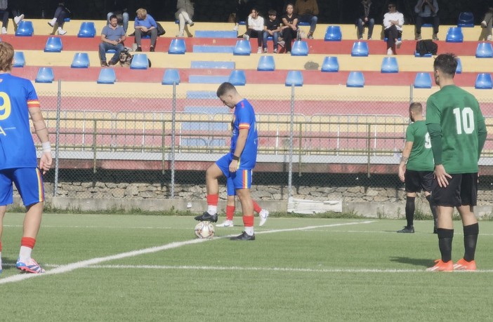 Calcio. La Sestrese passa 2-1 al Borel, secondo stop consecutivo per i giallorossi Calcio. La Sestrese passa 2-1 al Borel, secondo stop consecutivo per i giallorossi