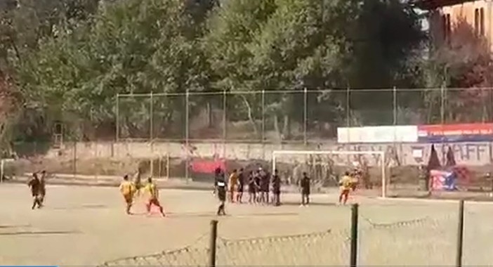 Calcio, Seconda Categoria B: il Millesimo vince il derby con la Rocchettese e resta in vetta, il video della splendida punizione di Simone Peirone (VIDEO)