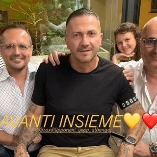 FOTONOTIZIA. Carparelli e la San Filippo Neri Yepp annunciano il rinnovo con una torta speciale FOTONOTIZIA. Carparelli e la San Filippo Neri Yepp annunciano il rinnovo con una torta speciale