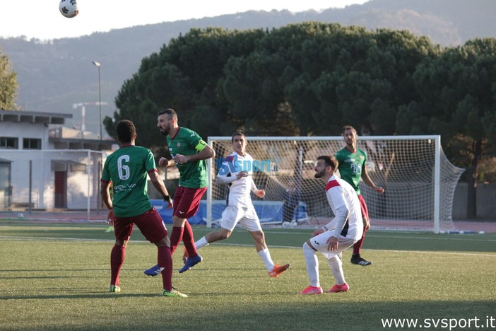 Calcio, Serie D. Il Vado dovrà soffrire fino agli ultimi 90 minuti, la sconfitta con l'RG Ticino tiene ancora in corsa i rossoverdi Calcio, Serie D. Il Vado dovrà soffrire fino agli ultimi 90 minuti, la sconfitta con l'RG Ticino tiene ancora in corsa i rossoverdi