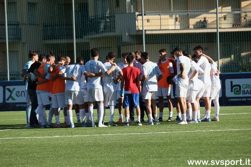 Calcio. Coppa Italia di Eccellenza. Slitta il fischio d'inizio di Campomorone - Pietra Ligure
