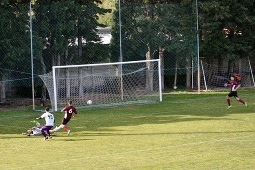 Altomare non fallisce e porta in vantaggio il Valleggia
