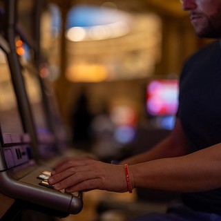 Come scegliere le slot machine al Casinò Neon 54: Consigli e guide utili