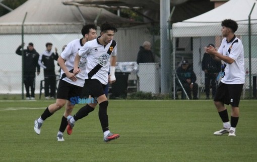 Calcio, Prima Categoria A. Dego - Albingaunia stasera in campo per il recupero, in palio tre punti per sognare davvero