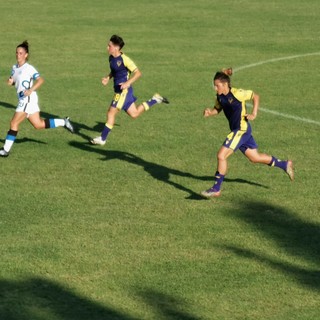 Calcio. Emma Errico subito in gol con la maglia del Verona nell'amichevole con l'Inter