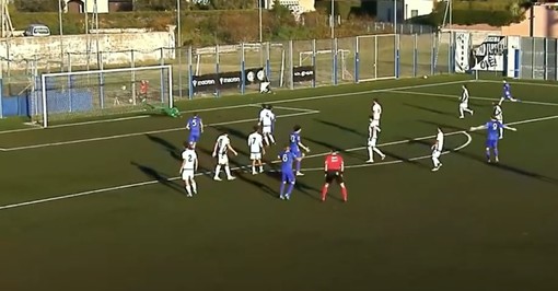 Calcio. L'Albenga non pone resistenza contro il Ligorna, vittoria biancoblu con Miracoli e Lionetti (VIDEO)
