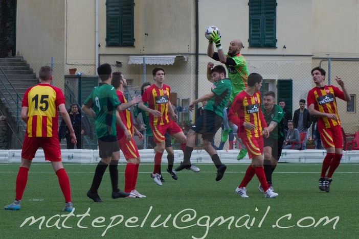 Calcio, Eccellenza. Il Finale a un solo passo dal traguardo, l'Unione Sanremo ospita il Valdivara