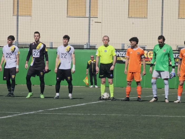 Calcio. La situazione in vetta resta congelata, Baia Alassio - Ospedaletti termina 1-1