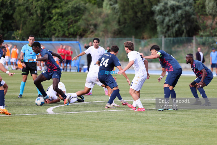 Calcio, Serie D. Il Vado punta alla reazione sul campo della Valenzana. Celle Varazze e Cairese vogliono continuare a muovere la classifica Calcio, Serie D. Il Vado punta alla reazione sul campo della Valenzana. Celle Varazze e Cairese vogliono continuare a muovere la classifica
