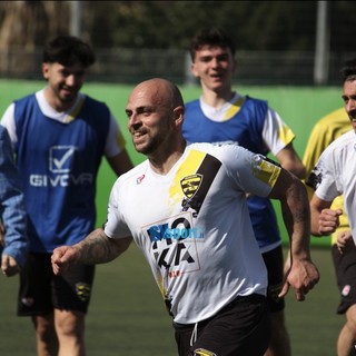 Calcio, Baia Alassio. Stefano Barison regala un punto d'oro alle vespe: "Felice per questo gruppo fantastico" (VIDEO)