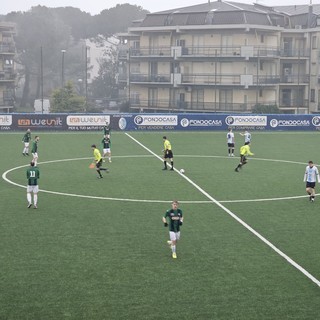 Calcio. Una cometa sotto la pioggia, il Pietra Ligure ribalta l'Angelo Baiardo e si conferma in zona playoff