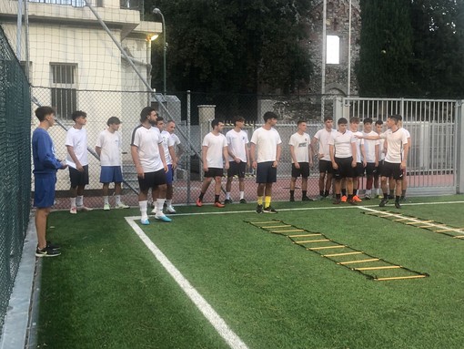 Calcio. Iniziati gli allenamenti per la Virtus Don Bosco Varazze. Il presidente Soffiotto: "Giocheremo a Zinola, il comune di Celle non ci concede l'Olmo - Ferro" Calcio. Iniziati gli allenamenti per la Virtus Don Bosco Varazze. Il presidente Soffiotto: "Giocheremo a Zinola, il comune di Celle non ci concede l'Olmo - Ferro"