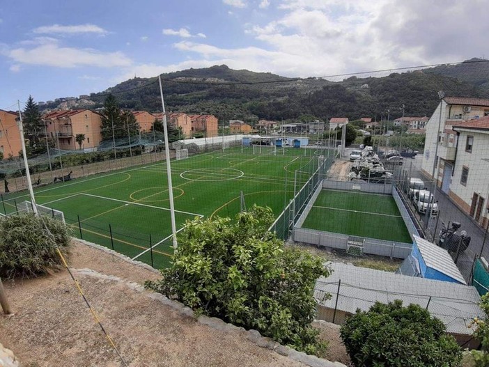 Calcio, Pietra Ligure. Il nuovo centro Val Maremola è finalmente pronto Calcio, Pietra Ligure. Il nuovo centro Val Maremola è finalmente pronto