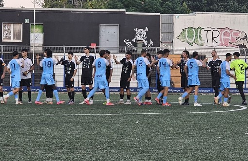 Calcio. Festa al Riva, l'Albingaunia non sfigura contro la Sanremese. Vittoria matuziana per 2-0