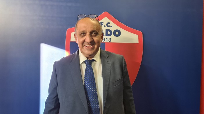 Calcio. Vado. Giampiero Mina è il nuovo addetto all'arbitro: "Onorato della chiamata rossoblu, il Legino sarà sempre parte della mia famiglia"