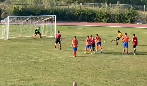 Calcio | Prima Categoria A. Una buona Villanovese rende la vita dura all'Altarese, i giallorossi passano 3-2 con i gol di Diamanti, Metalla e Romano Calcio | Prima Categoria A. Una buona Villanovese rende la vita dura all'Altarese, i giallorossi passano 3-2 con i gol di Diamanti, Metalla e Romano