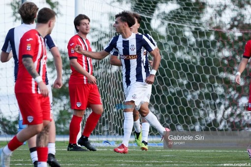 Calcio, Savona. Calcagno gol contro la Sampierdarenese: "Gara preparata al meglio, dobbiamo ancora capire i momenti di una partita" (VIDEO) Calcio, Savona. Calcagno gol contro la Sampierdarenese: "Gara preparata al meglio, dobbiamo ancora capire i momenti di una partita" (VIDEO)