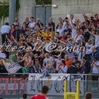 Calcio, Albenga. Il presidente Tomatis vuole dedicare il derby ai tifosi: "Giocheremo per loro, impensabile pensare alla nostra realtà senza di loro"