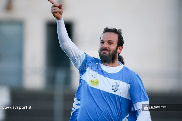 Calcio, Pietra Ligure. il gol di Paolo Rossi vale il successo al "Riva": "Vogliamo continuare ad essere protagonisti" (VIDEO) Calcio, Pietra Ligure. il gol di Paolo Rossi vale il successo al "Riva": "Vogliamo continuare ad essere protagonisti" (VIDEO)