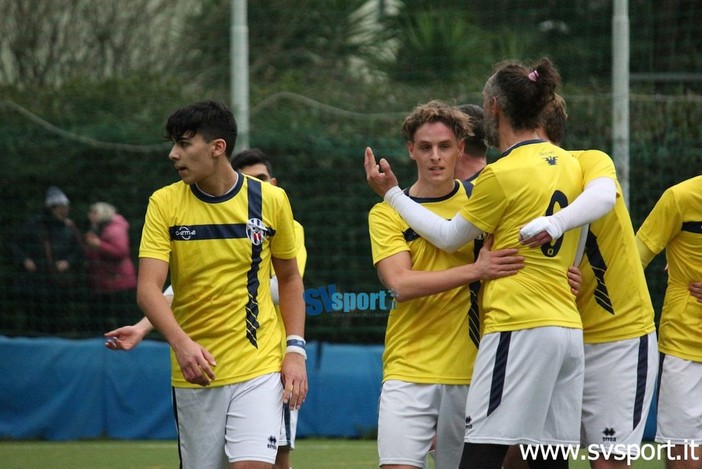 Calcio. Bruzzone gol e il Savona torna a vincere dopo due mesi, Veloce ancora a bocca asciutta