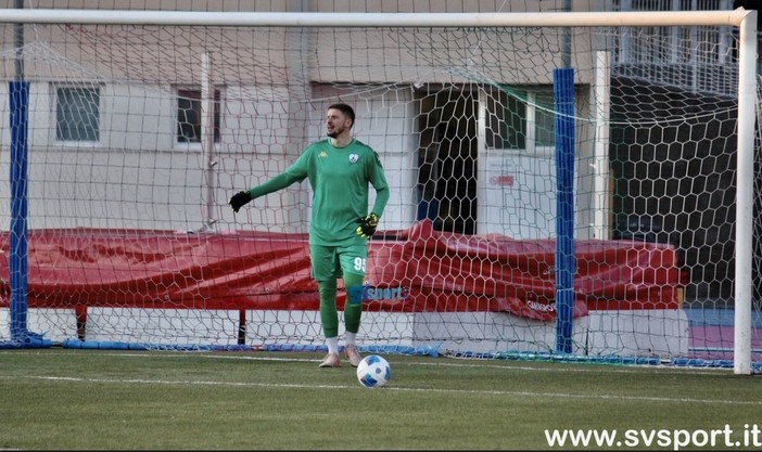 Calciomercato. Primi 90 minuti per Albertoni con il Celle Varazze, per lui un rigore parato contro il Ligorna Calciomercato. Primi 90 minuti per Albertoni con il Celle Varazze, per lui un rigore parato contro il Ligorna