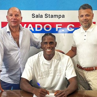 Calciomercato. Enock Barwuah ha firmato, il fratello di Mario Balotelli è un giocatore del Vado Calciomercato. Enock Barwuah ha firmato, il fratello di Mario Balotelli è un giocatore del Vado