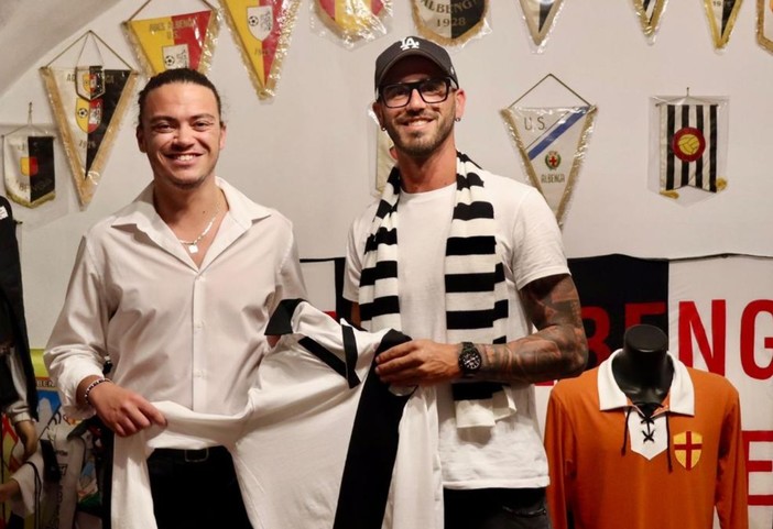 Calciomercato. Per la difesa dell'Albingaunia c'è Davide Greco Calciomercato. Per la difesa dell'Albingaunia c'è Davide Greco