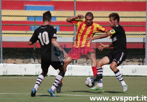 Calcio: le immagini più belle di Finale - Lavagnese