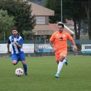 Calcio, Seconda Categoria. Un turno tra anticipi e posticipi, ma Bordighera e Veloce vogliono blindare il primo posto Calcio, Seconda Categoria. Un turno tra anticipi e posticipi, ma Bordighera e Veloce vogliono blindare il primo posto