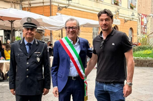 Albenga | Alessio Scarpi a"4 passi nelle piazze", l'ex portiere di Genoa e Cagliari a sostegno del progetto educativo