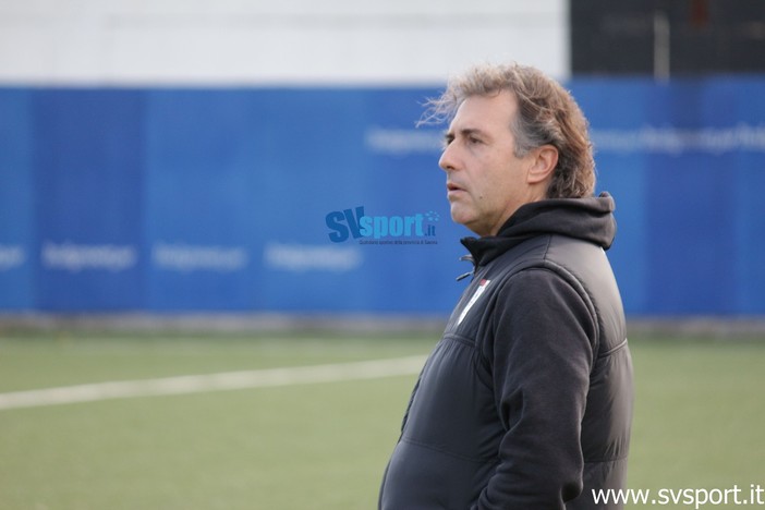 Calcio, Pontelungo. Zanardini fa il punto sul mercato: "Cerchiamo un terzino giovane dopo l'infortunio al crociato di Alizeri" (VIDEO) Calcio, Pontelungo. Zanardini fa il punto sul mercato: "Cerchiamo un terzino giovane dopo l'infortunio al crociato di Alizeri" (VIDEO)