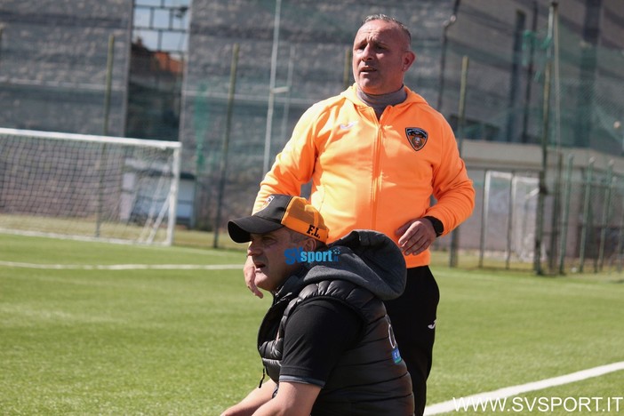 Calcio, playoff di Prima Categoria. Ospedaletti all'attacco ma il gol che vale il terzo posto è del Casarza Calcio, playoff di Prima Categoria. Ospedaletti all'attacco ma il gol che vale il terzo posto è del Casarza
