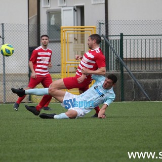 Calcio. Prima Categoria B: giochi apertissimi dal secondo al sesto posto, in coda Letimbro e Priamar a caccia di punti salvezza Calcio. Prima Categoria B: giochi apertissimi dal secondo al sesto posto, in coda Letimbro e Priamar a caccia di punti salvezza