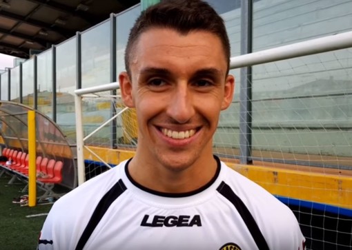 Calcio, Alassio FC. Sarà Matteo Battaglia a guidare l'attacco giallonero. "Punta o esterno? L'importante è vincere" (VIDEO) Calcio, Alassio FC. Sarà Matteo Battaglia a guidare l'attacco giallonero. "Punta o esterno? L'importante è vincere" (VIDEO)