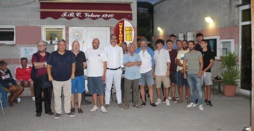 Calcio, Veloce. Ieri sera il raduno della Prima Squadra granata. Il presidente Viti: "Un gruppo formato da tanti giovani, con i senatori a mostrar loro la via"