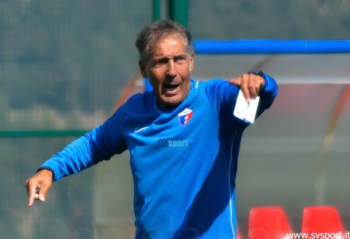 Mister Pastorino al lavoro a Sauze d'Oulx (foto Daniela Bolla)
